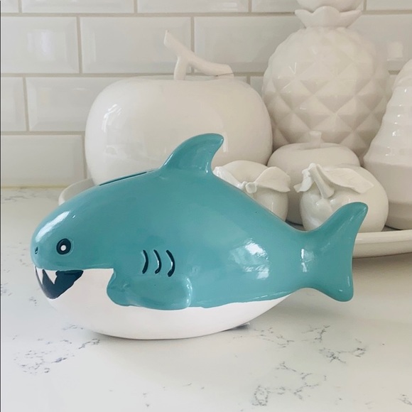 Isaac Jacobs Shark Coin Bank - Picture 2 of 16